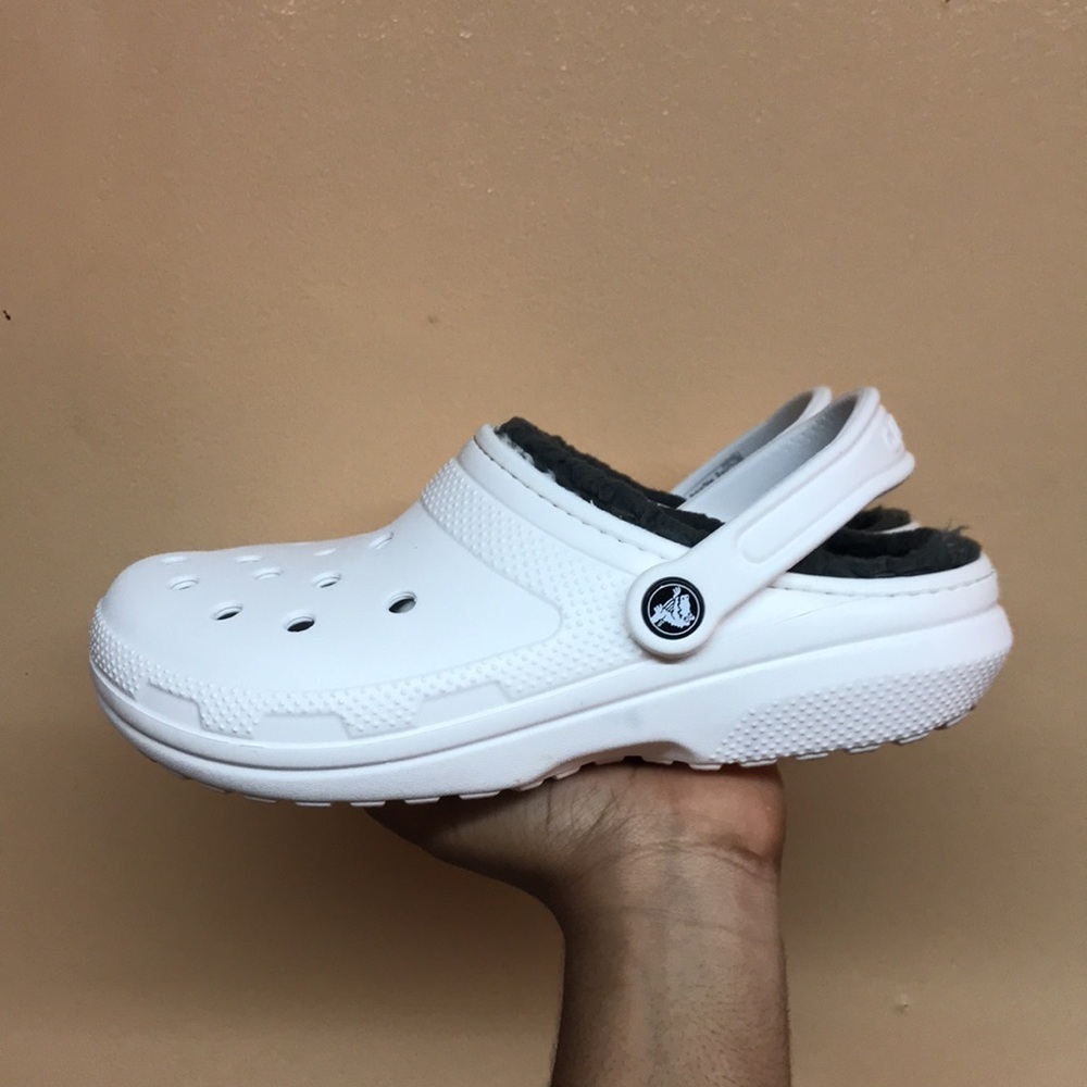 Crocs Classic White Faux Fur Interior - Picture 4 of 17